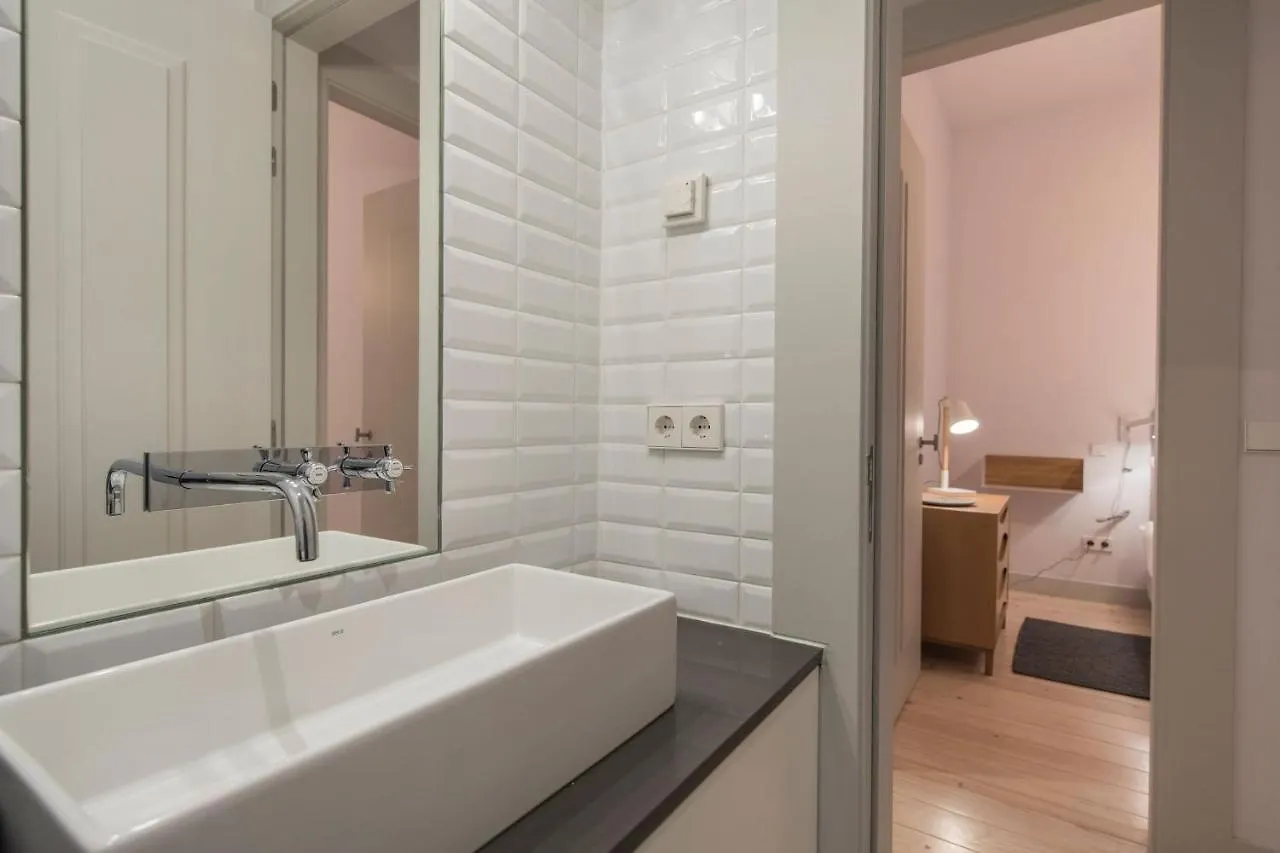 Lovelystay - Charming 3 Bedroom Wonder Downtown Lisbon
