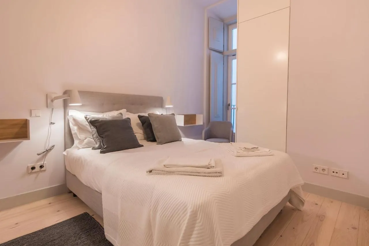 Lovelystay - Charming 3 Bedroom Wonder Downtown Lisboa Apartmán