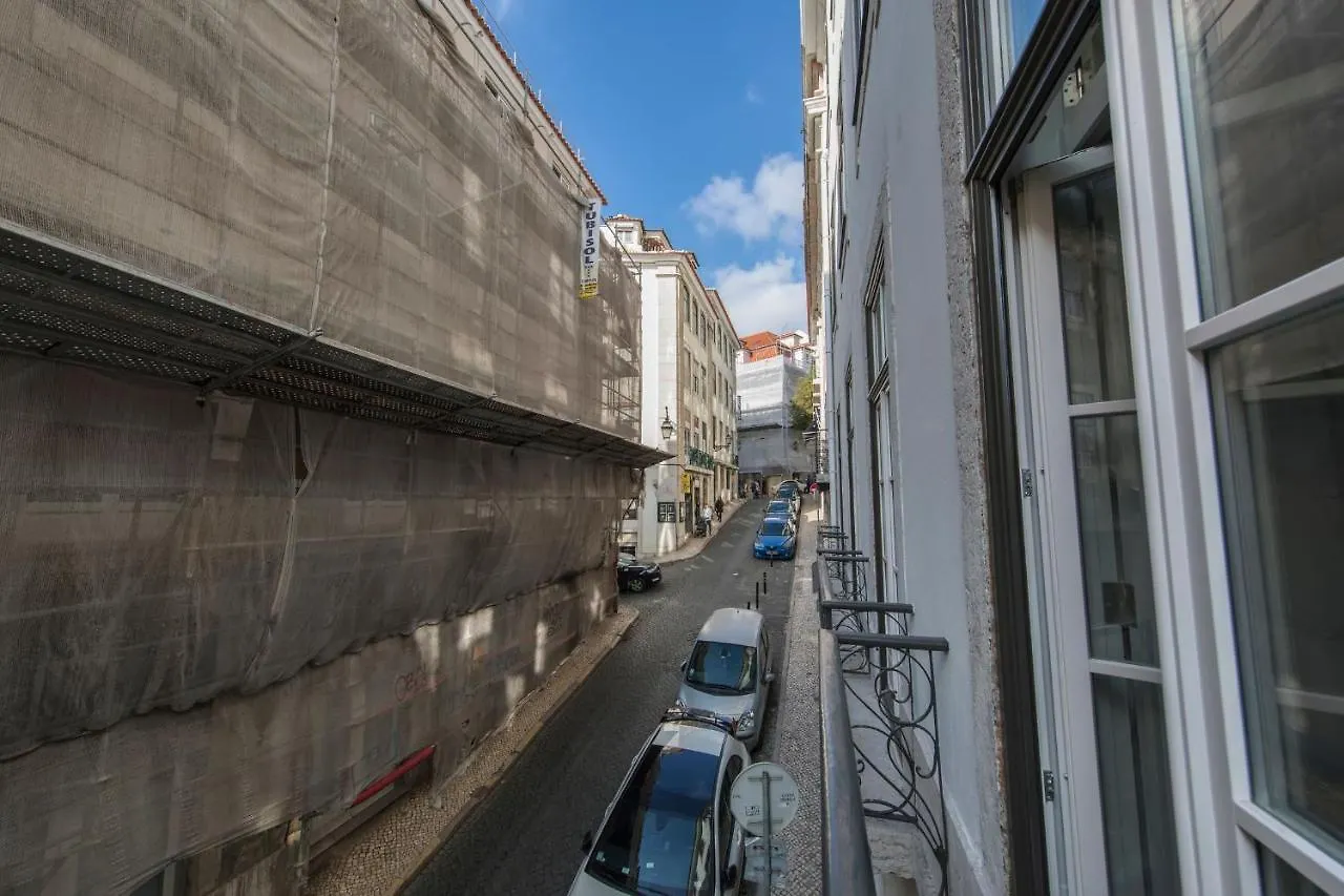 Lovelystay - Charming 3 Bedroom Wonder Downtown Lisbon