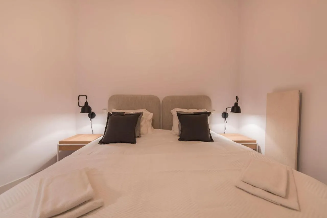 Lovelystay - Charming 3 Bedroom Wonder Downtown Lisbon