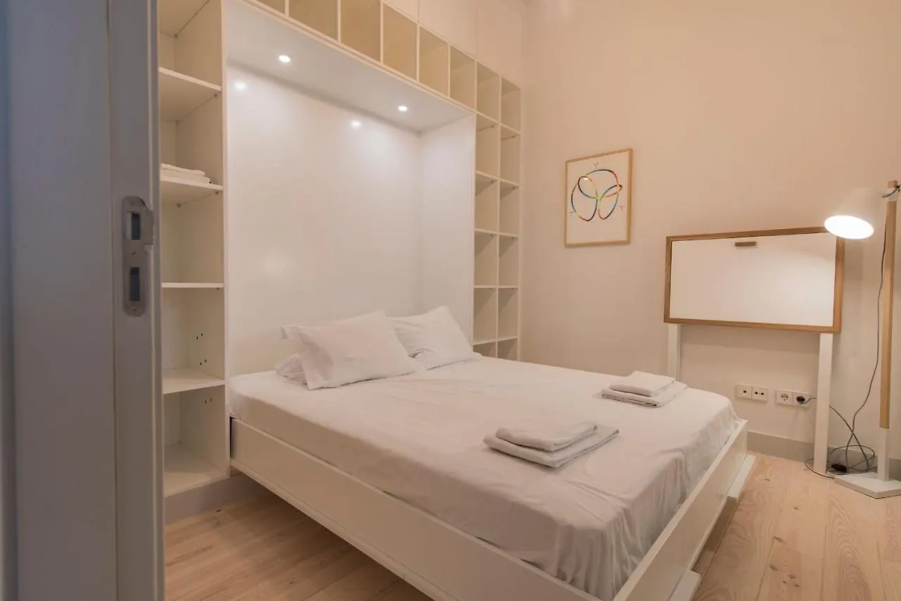 Lovelystay - Charming 3 Bedroom Wonder Downtown Lisbon 0*,