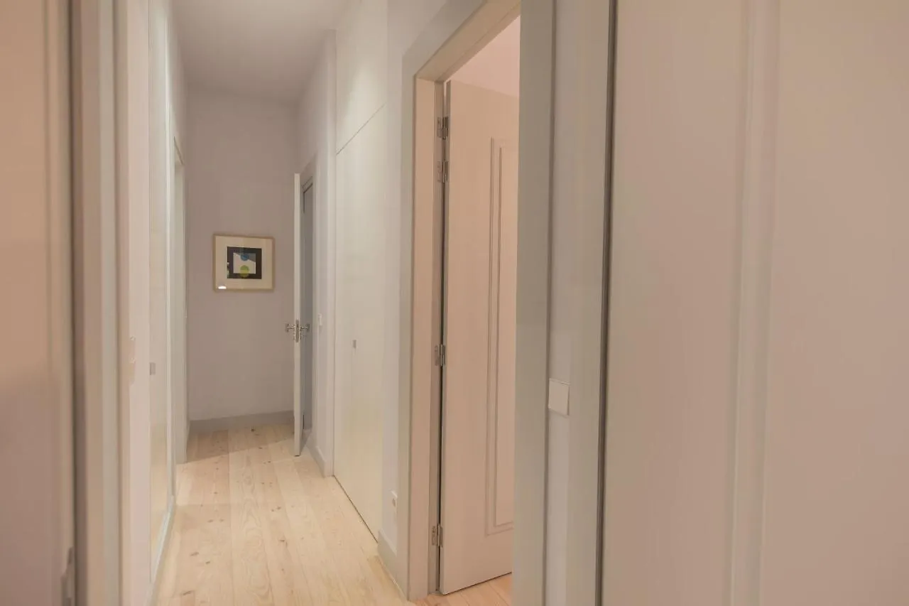 Lovelystay - Charming 3 Bedroom Wonder Downtown Lisbon 0*,