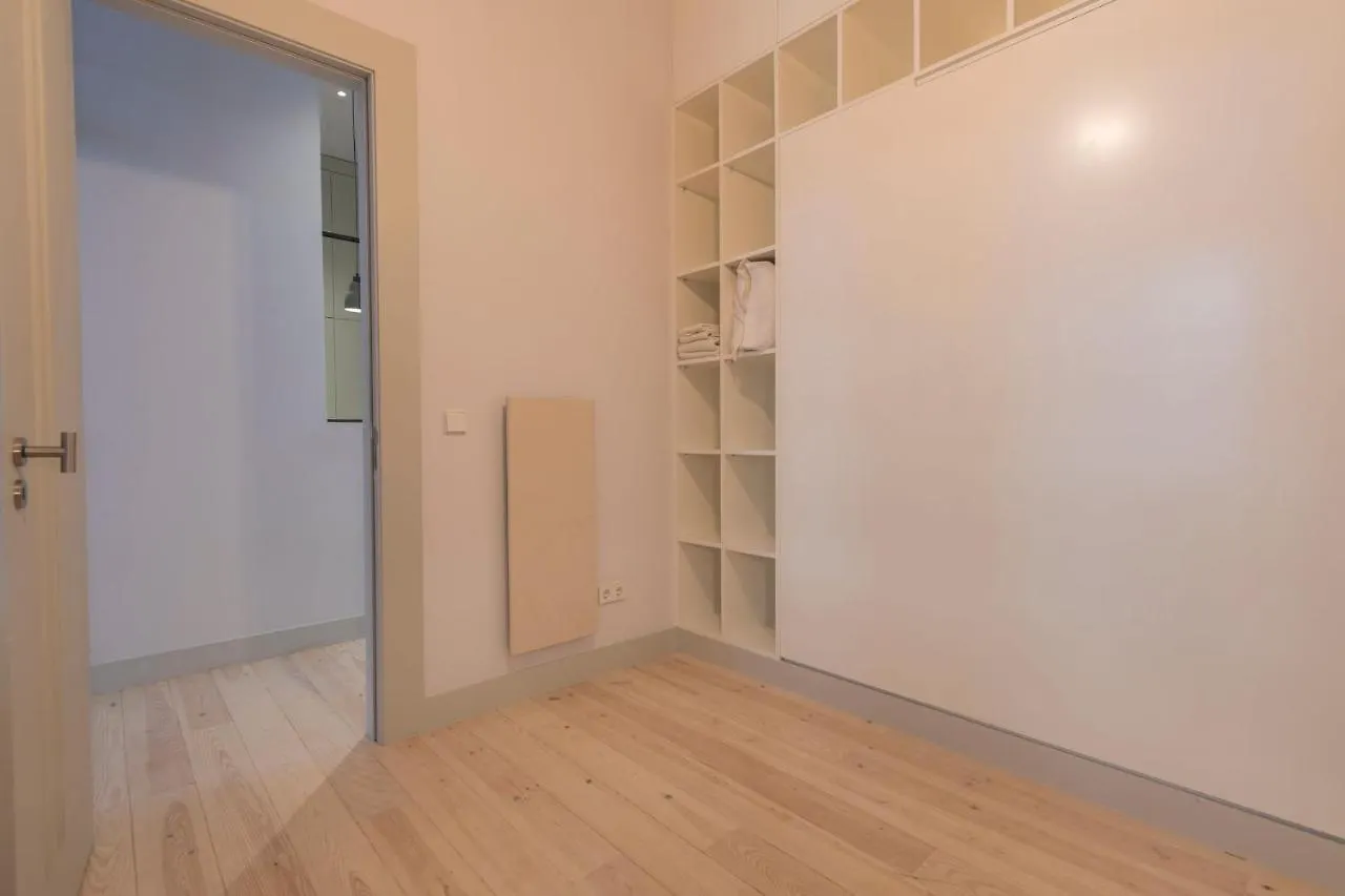 Lovelystay - Charming 3 Bedroom Wonder Downtown Lisbon