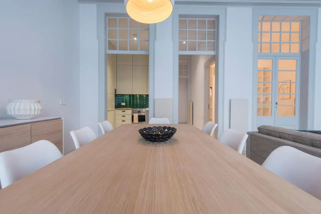 Lovelystay - Charming 3 Bedroom Wonder Downtown Лиссабон Апартаменты