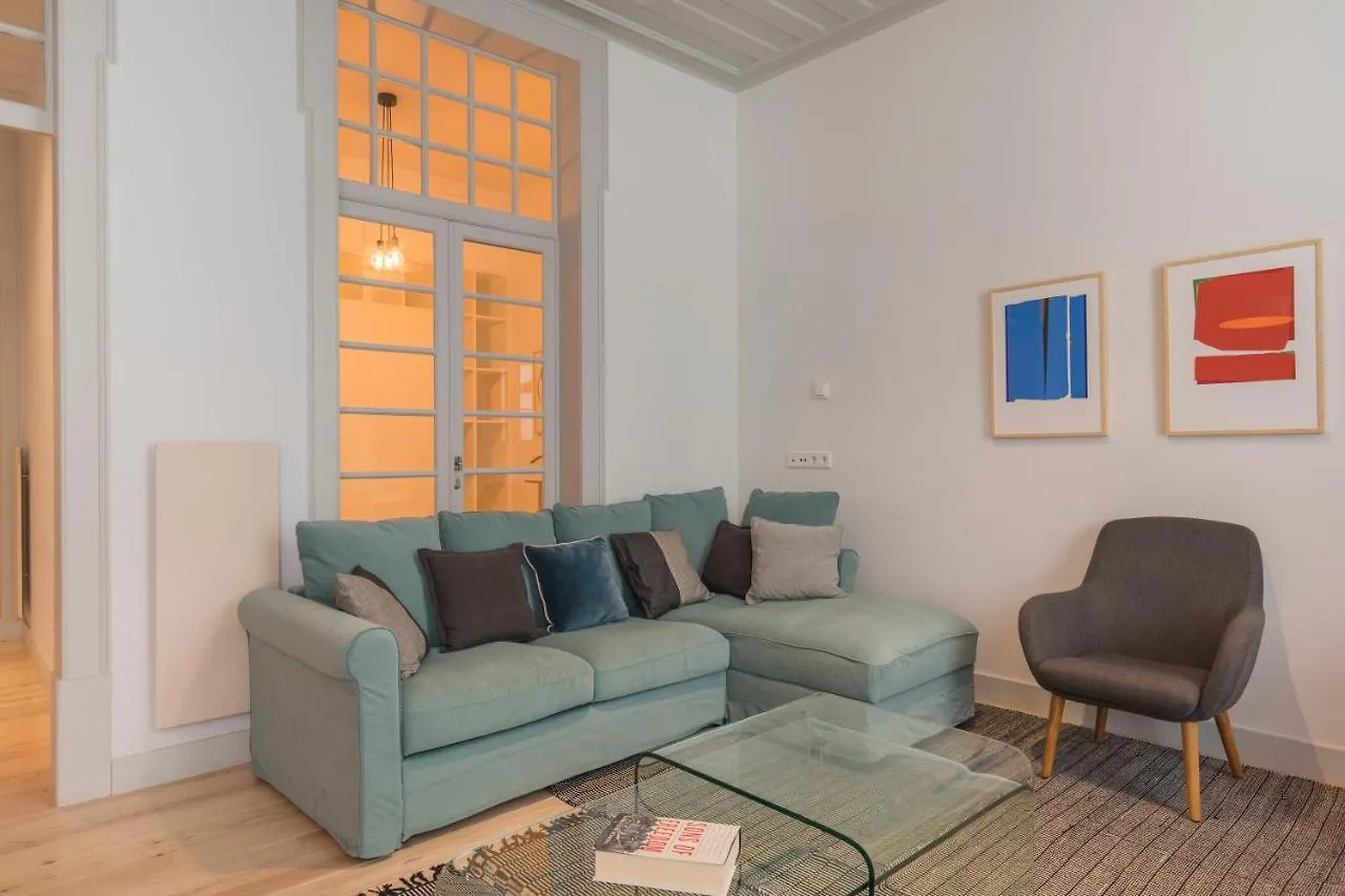 Lovelystay - Charming 3 Bedroom Wonder Downtown Лиссабон Португалия